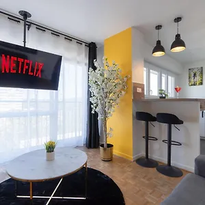 Appartement Le Celeste - Hypercentre Parking Et Netflix Gratuits Proche Tramway Et Parc De La Tete D'or, Villeurbanne